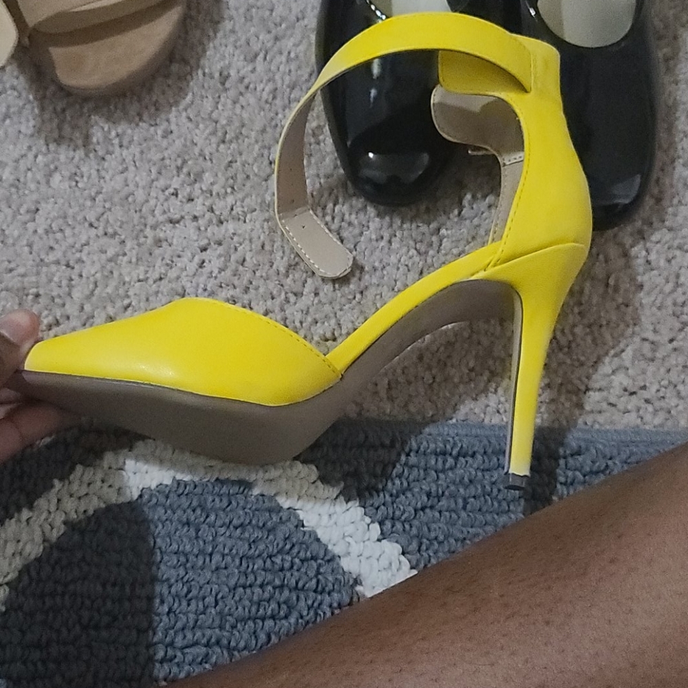Shoes - Picture 2 of 2